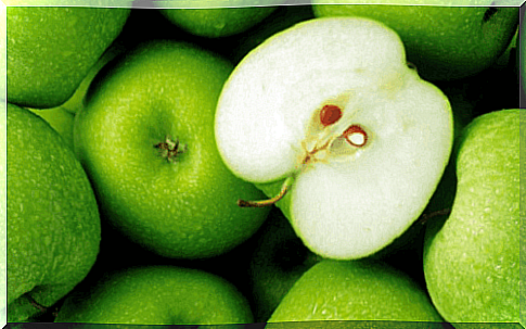 Green apples help remove saturated fat