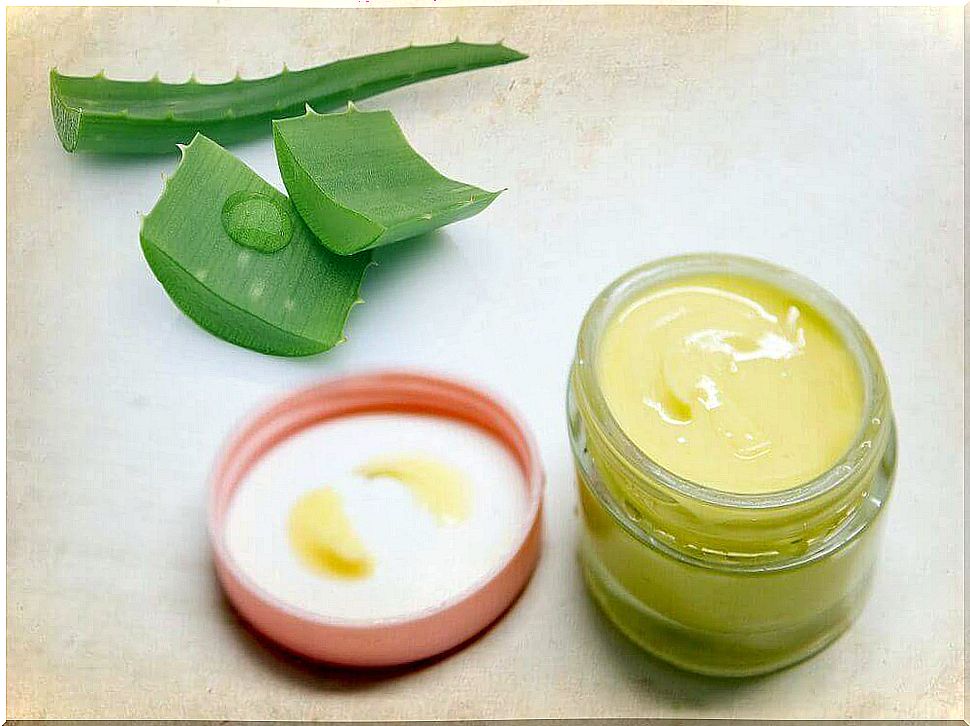 Eye cream with aloe vera