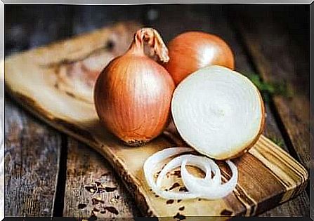 Onions are good for cleansing the lungs by helping to eliminate toxins