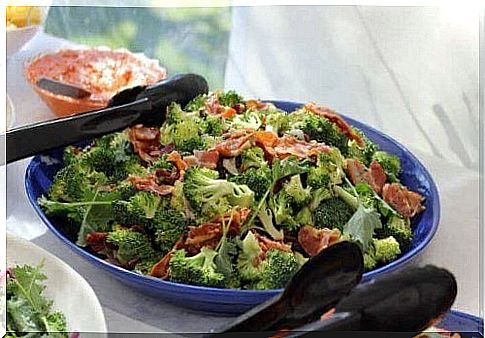 Broccoli and ham stew, a light homemade recipe