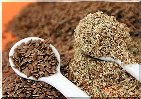 Medicinal flaxseed drink to fight cellulite and improve skin health