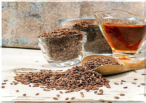 Medicinal flaxseed drink to fight cellulite and improve skin health