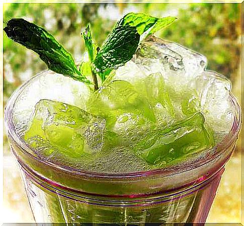 Mint-and-cucumber-juice