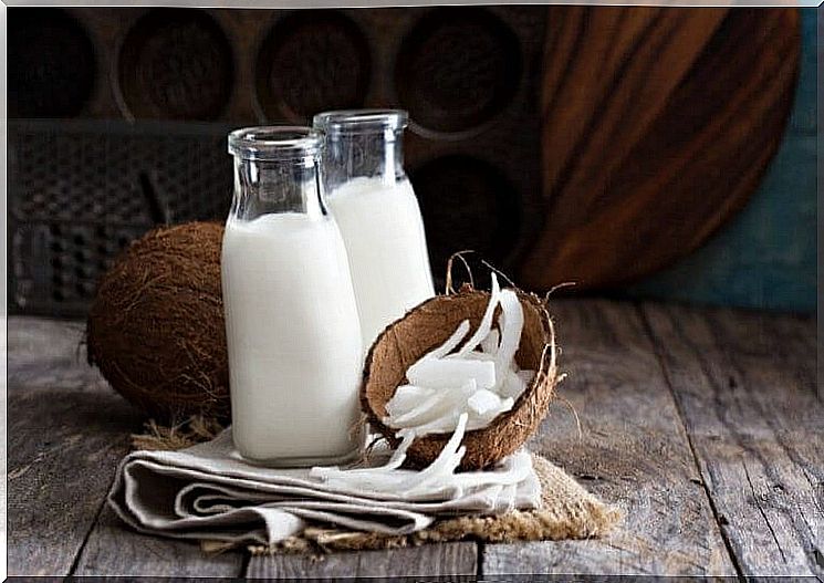 Coconut milk mask to help with hair growth